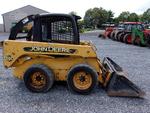 2000 DEERE 240