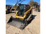Caterpillar 239D, Schrankladers, Bouw