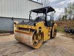 Caterpillar CB64B, Twin drum rollers, Construction