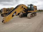 Caterpillar 374DL, Construction