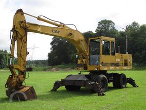 7026 - CAT 214B