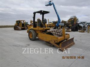 Caterpillar CP433E, Construction