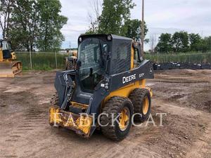 John Deere 320E, Construction