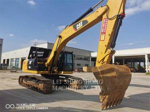 Caterpillar 326D2L, Construction