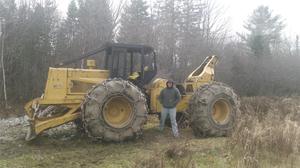 
                    1985 DEERE 640D
                