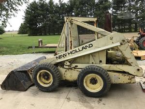 
                    1985 NEW HOLLAND L775
                