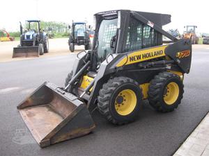 
                    2010 NEW HOLLAND L175
                