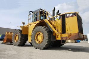 
                    CAT 990H
                