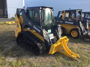 
                    DEERE 317G
                