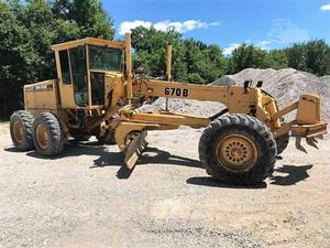 
                    1993 DEERE 670B
                