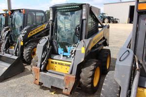 
                    NEW HOLLAND L175
                