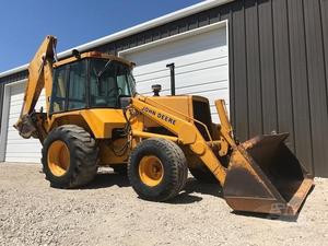 
                    1983 DEERE 510B
                