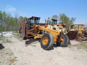 
                    DEERE 770
                