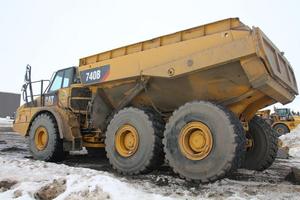 2014 CAT 740B