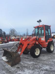 
                    2014 KUBOTA R520
                