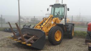 
                    1995 LIEBHERR L512
                