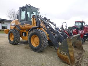 
                    2001 CASE 521D XT
                