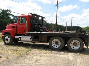 
                    2003 MACK CH613
                