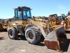 
                    1995 CAT 924F
                