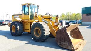 
                    2001 DEERE 744H
                