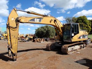 
                    2003 CAT 320C
                