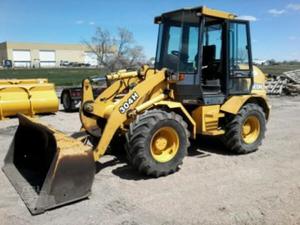 
                    2001 DEERE 304H
                