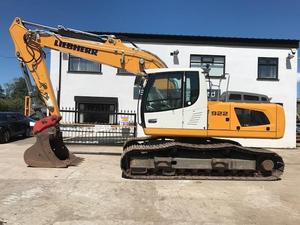 
                    2015 LIEBHERR R922
                