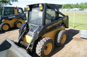 
                    1997 NEW HOLLAND LX665
                