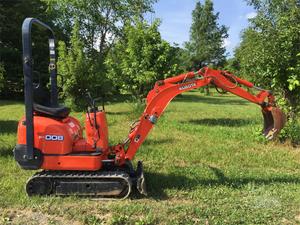 
                    KUBOTA KX008
                