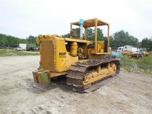 
                    CAT D8H
                