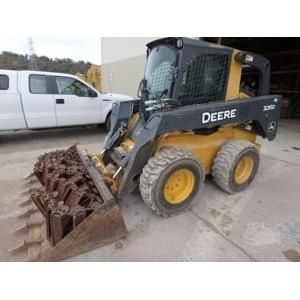 
                    2010 DEERE 326D
                