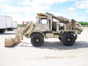 
                    1990 MERCEDES-BENZ UNIMOG 419
                