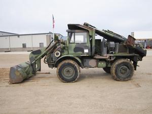 
                    MERCEDES-BENZ UNIMOG 419
                