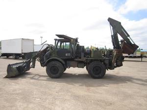 
                    MERCEDES-BENZ UNIMOG 419
                