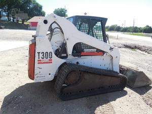 
                    2007 BOBCAT T300
                