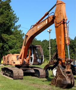 
                    1995 HITACHI EX200-2
                