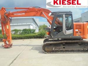 
                    2011 HITACHI ZX225US LC-3
                