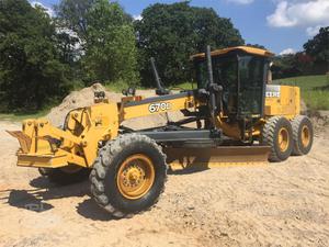 
                    2005 DEERE 670D
                