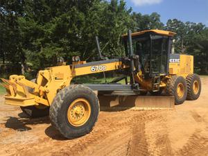 
                    2005 DEERE 670D
                