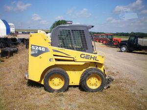 
                    2010 GEHL 5240E
                