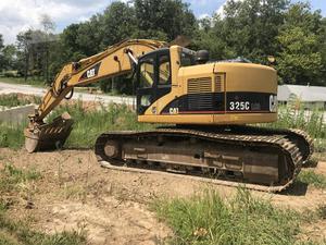 
                    2006 CAT 325C LCR
                