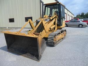 
                    2000 CAT 933C
                