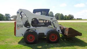 
                    2005 BOBCAT S250
                