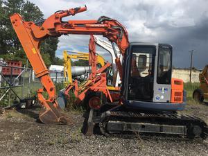 
                    2001 HITACHI EX75UR-5
                