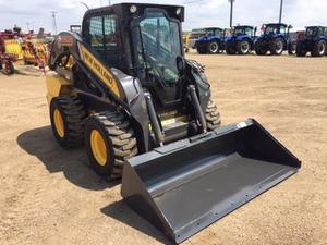 
                    2014 NEW HOLLAND L225
                