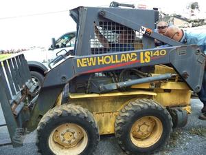 
                    2001 NEW HOLLAND LS140
                