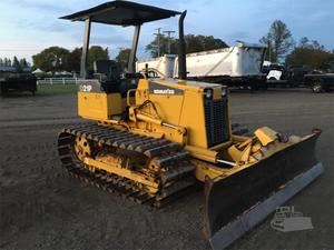 
                    1999 KOMATSU D21P
                