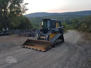 
                    2012 DEERE 333D
                