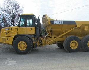 
                    2003 DEERE 300D
                