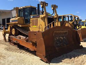 
                    2004 CAT D8R II
                